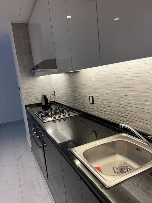 Modern Studio In The Heart Of Amman Exterior photo